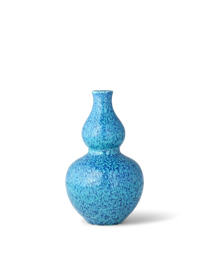 清十八世紀　爐鈞釉小葫蘆瓶 | A SMALL ROBIN'S-EGG-GLAZED DOUBLE-GOURD FLASK - 图4