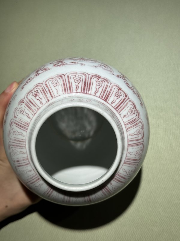 清乾隆 釉里红缠枝西番莲纹盖罐 - 图23