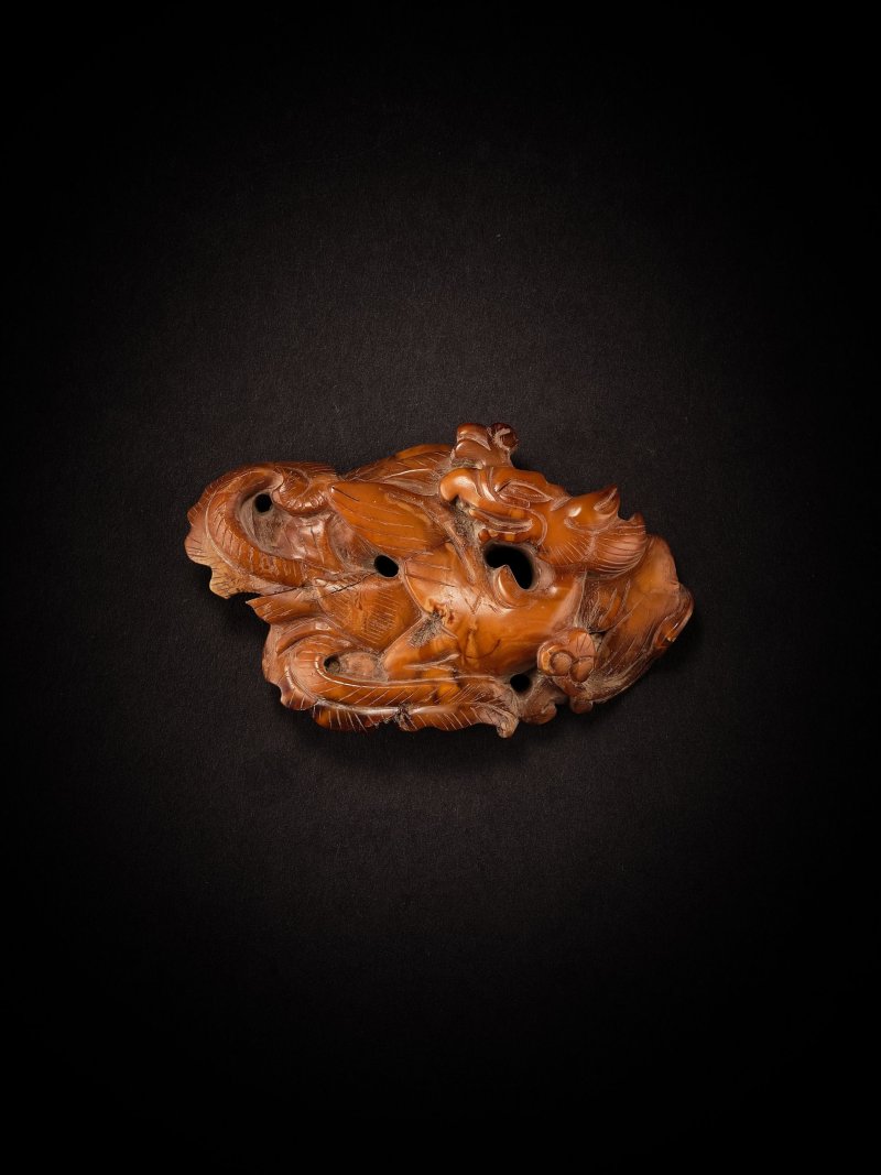 遼　琥珀鳳形飾 | AN AMBER CARVING OF A PHOENIX - 图3