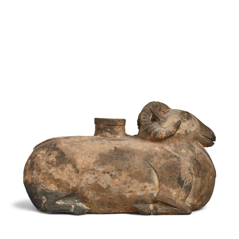 漢 灰陶臥羊形尊 | A GRAY POTTERY RAM-FORM VESSEL