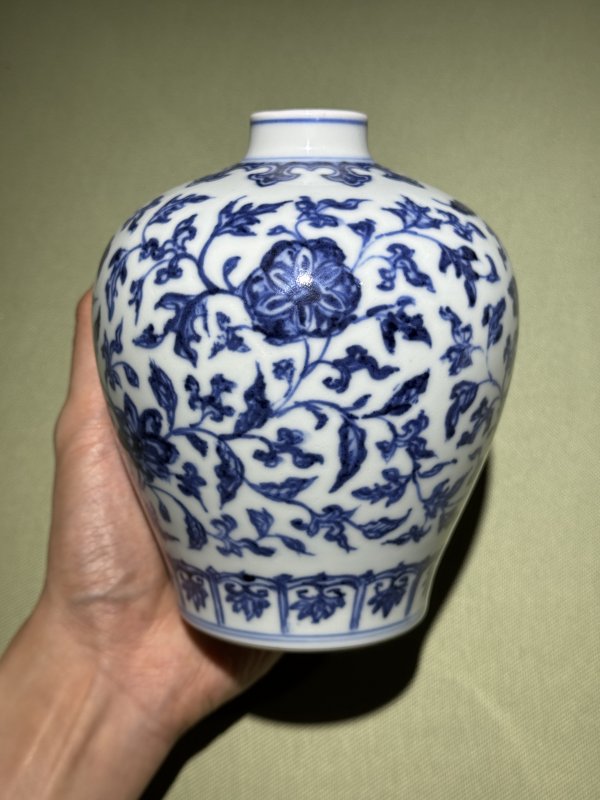 清雍正 御制仿宣窑青花缠枝花卉纹茶叶罐 - 图8
