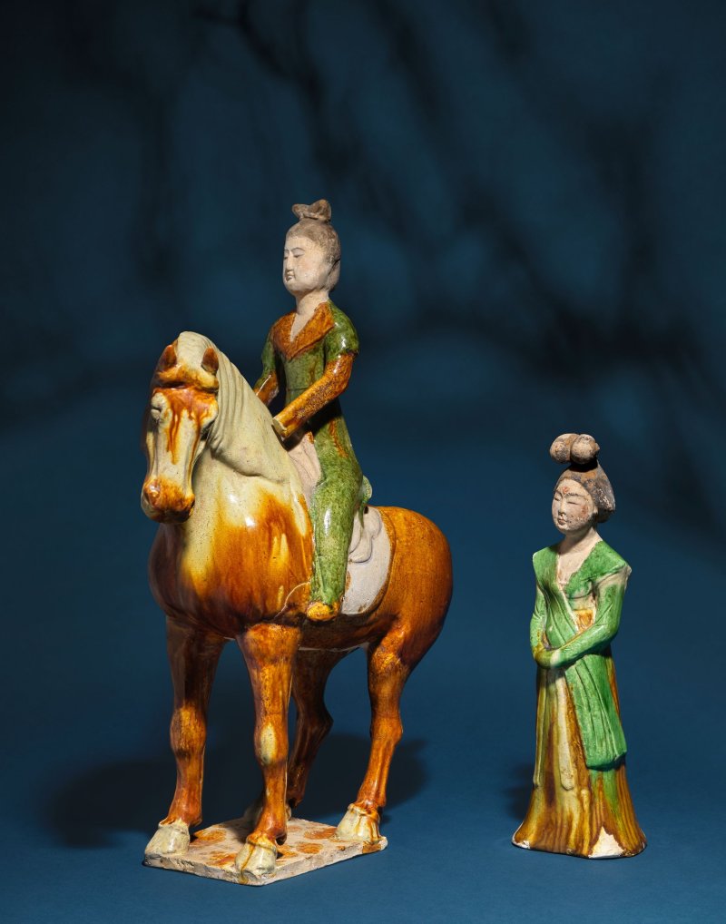 唐 三彩騎士陶俑 | A SANCAI-GLAZED POTTERY HORSE AND RIDER - 图2