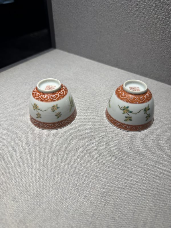 清嘉庆 粉彩折枝花卉纹酒圆一对 - 图5