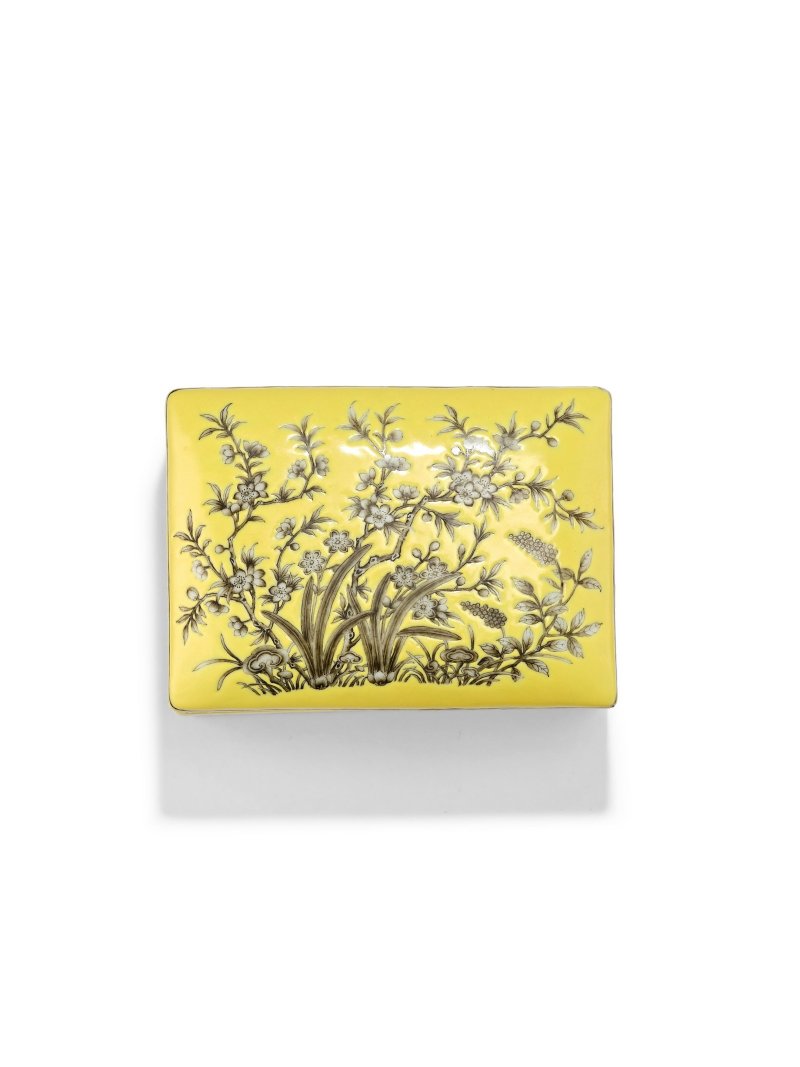 二十世紀　黃地墨彩靈仙祝壽紋長方蓋盒 | A YELLOW-GROUND GRISAILLE-DECORATED RECTANGULAR BOX AND COVER - 图3