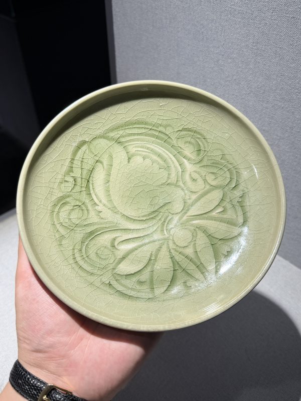 明 橄榄绿釉划花盘 - 图10