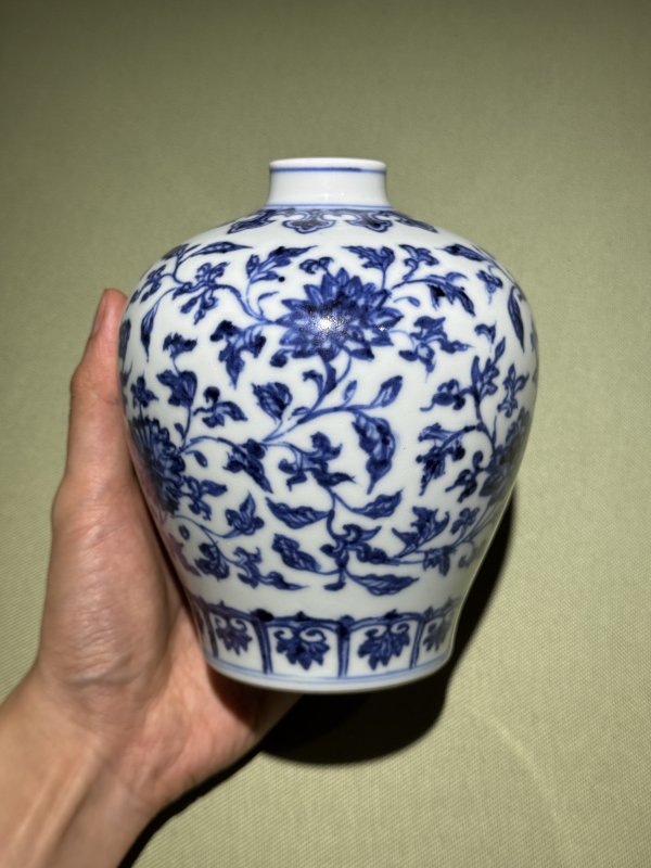 清雍正 御制仿宣窑青花缠枝花卉纹茶叶罐 - 图11