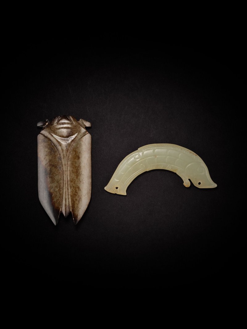 商至周　玉魚形珮 | A JADE FISH-FORM PENDANT AND A JADE CICADA
