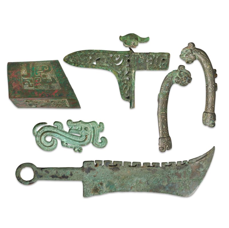 東周 青銅車馬刀具五件 | SIX BRONZE FITTINGS AND CEREMONIAL WEAPONS