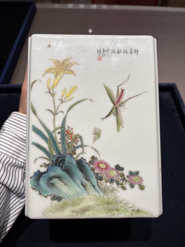 民国 何许人画花鸟图四方大笔筒 - 图9