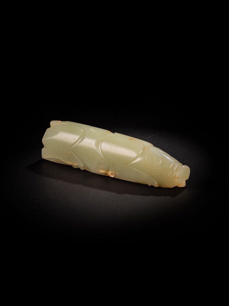 漢　玉豬握 | A PALE GREEN JADE PIG CARVING