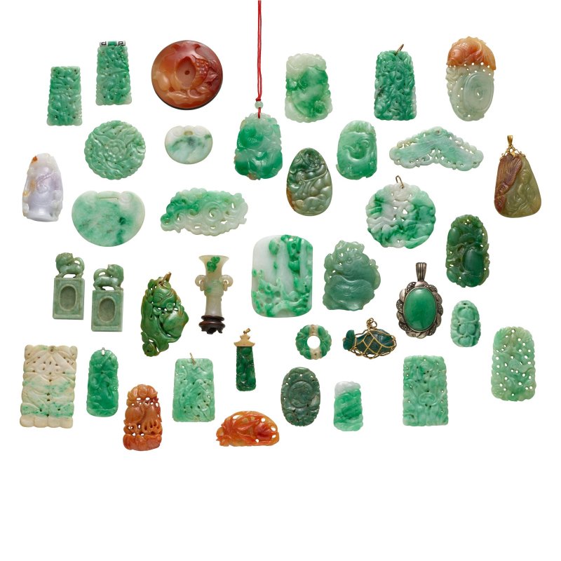 二十世紀 各式玉石墜飾配件一組 | A GROUP OF JADE AND HARDSTONE PENDANTS AND CARVINGS