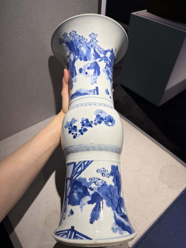 清康熙 青花高士图花觚一对 - 图5
