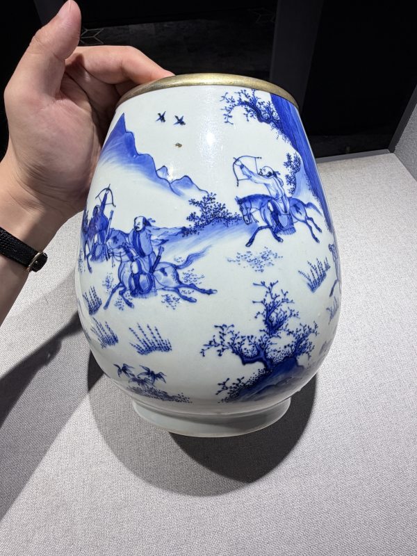 明崇祯 青花狩猎图尊 - 图4