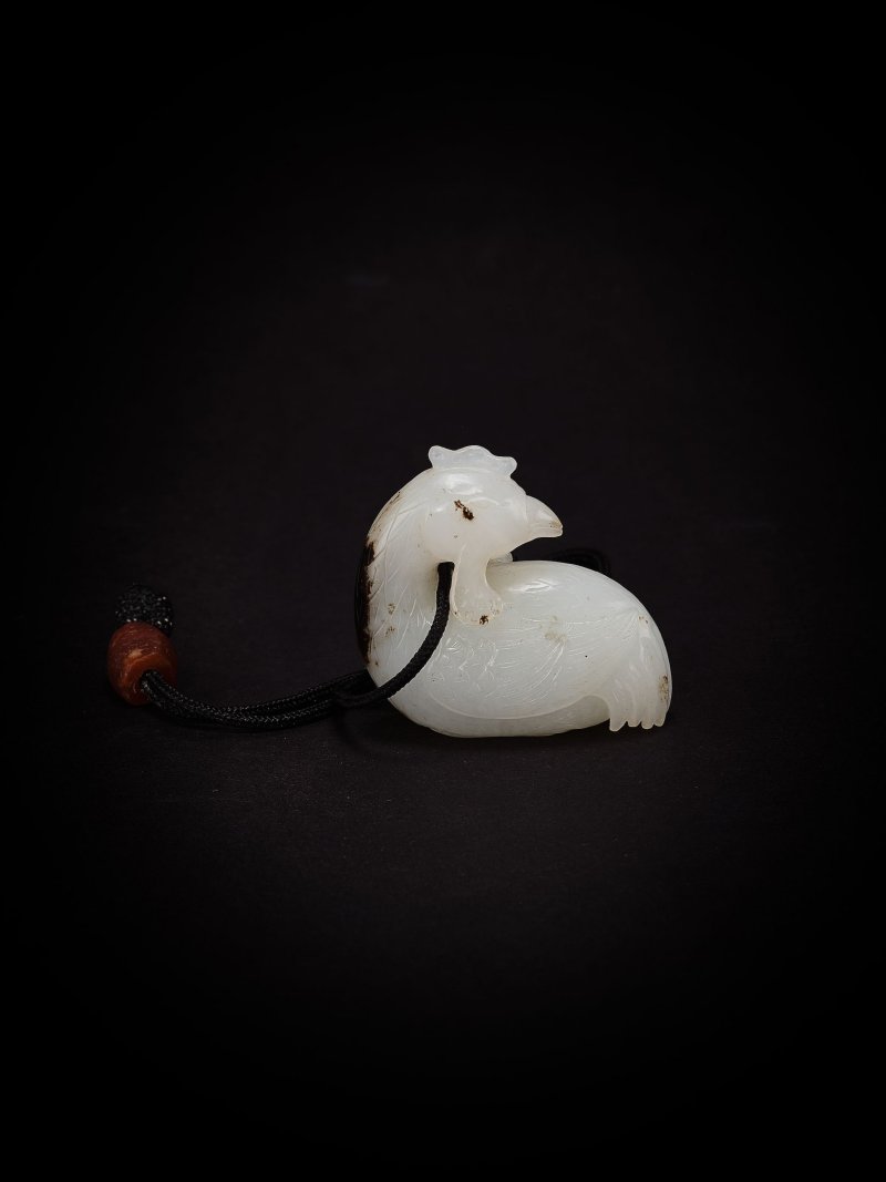 清十八/十九世紀　白玉鳳形珮 | A WHITE JADE FIGURE OF A PHOENIX - 图3