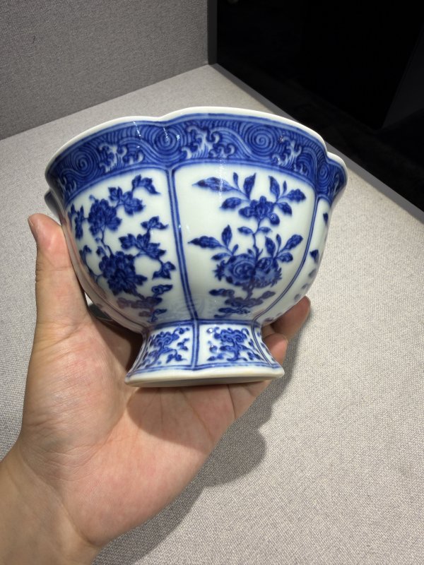 清雍正 青花折枝花卉纹花口高足碗 - 图5