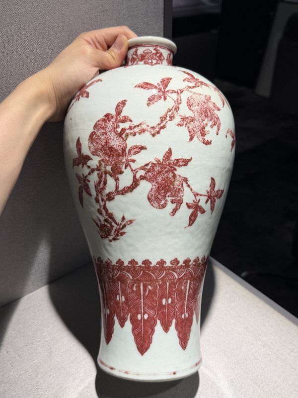 清乾隆 釉里红折枝瑞果梅瓶 - 图8