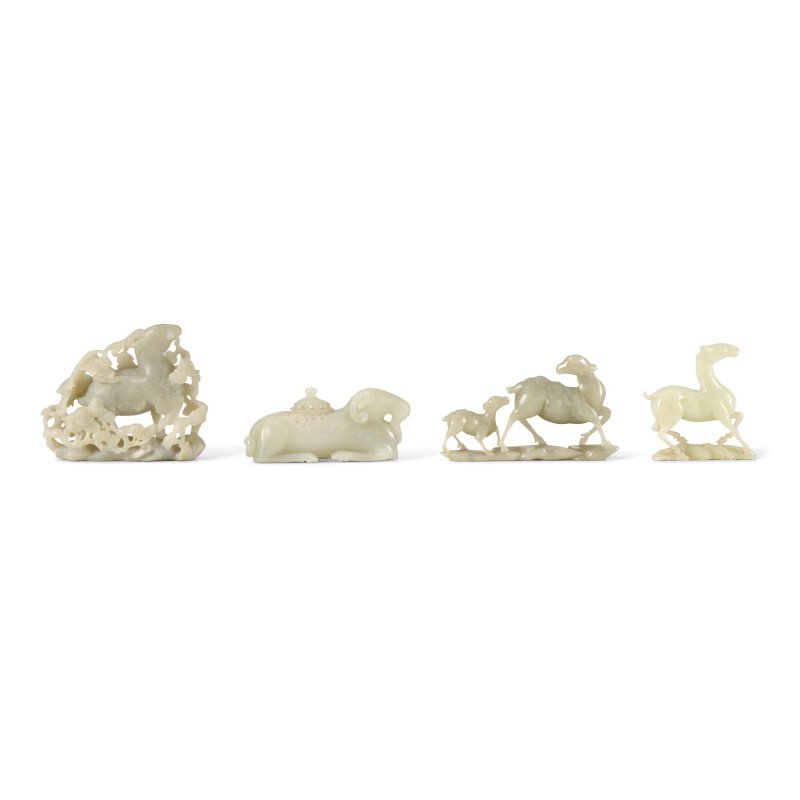 二十世紀 青玉石雕瑞獸四件 | FOUR CELADON JADE AND HARDSTONE CARVINGS OF ANIMALS - 图4
