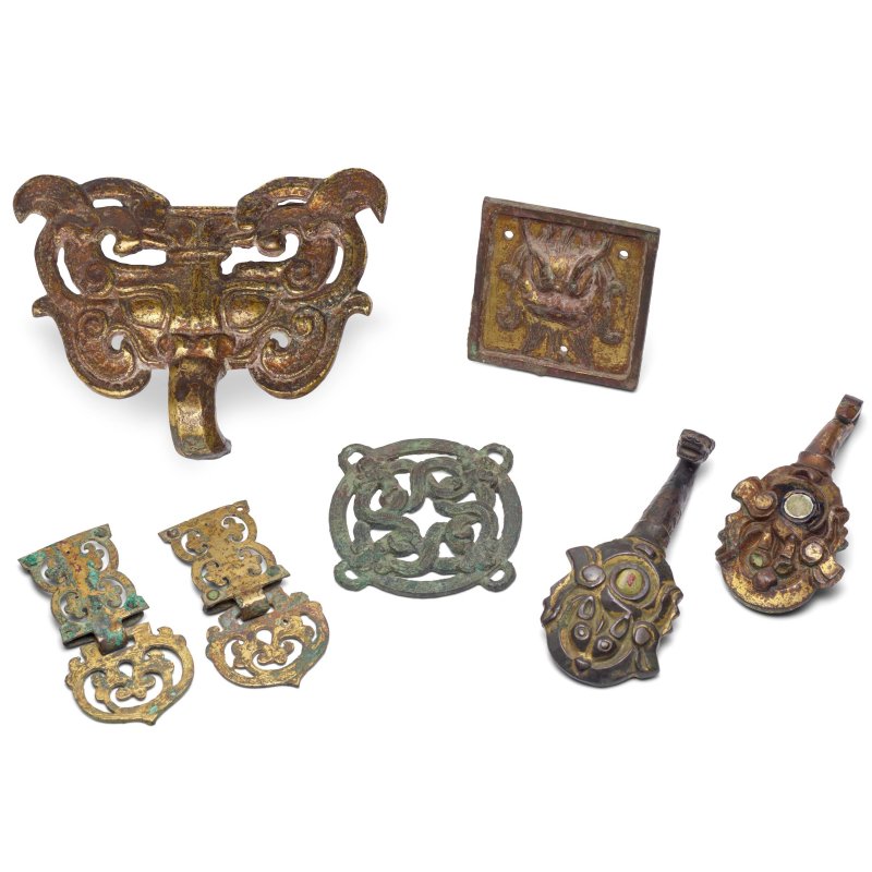 戰國/漢 青銅及鎏金銅配飾五件 | SEVEN BRONZE AND GILT-BRONZE FITTINGS AND ORNAMENTS