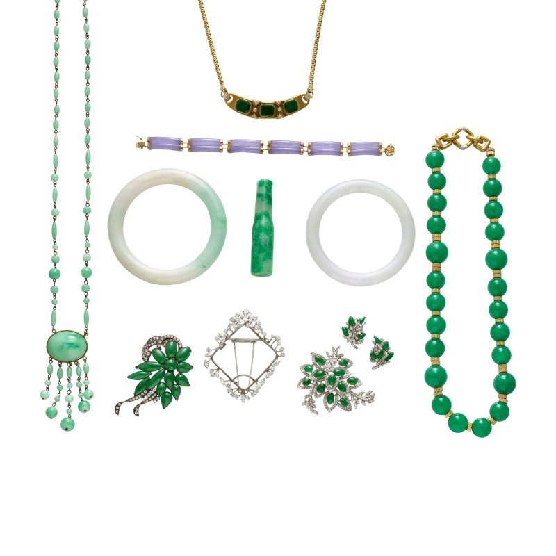 二十世紀 各式玉石首飾一組 | A GROUP OF JADE, NEPHRITE, SERPERTINE AND DISMOND JEWELRY