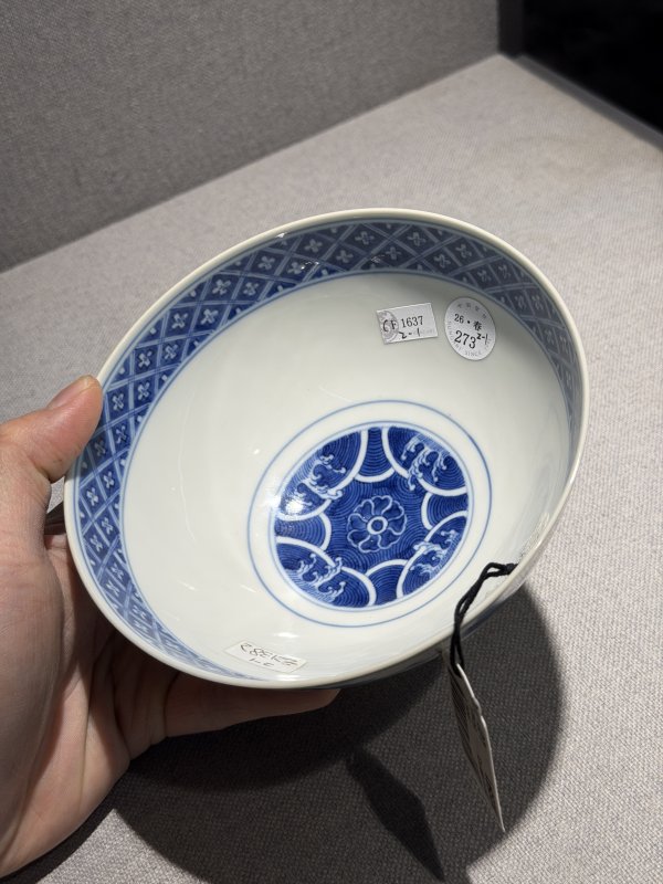 清乾隆 青花云鹤纹碗一对 - 图8