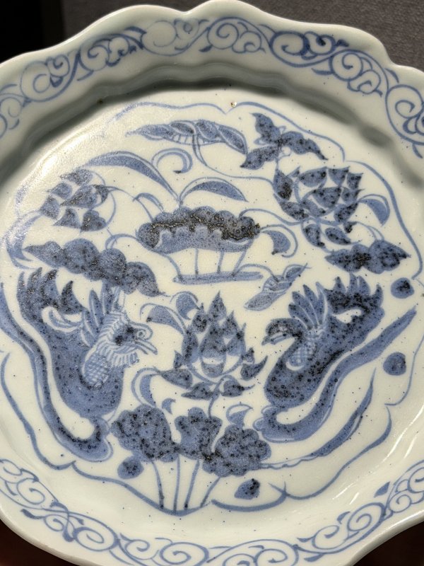 元 青花荷塘鸳鸯纹菱口盘及花口杯一套 - 图17