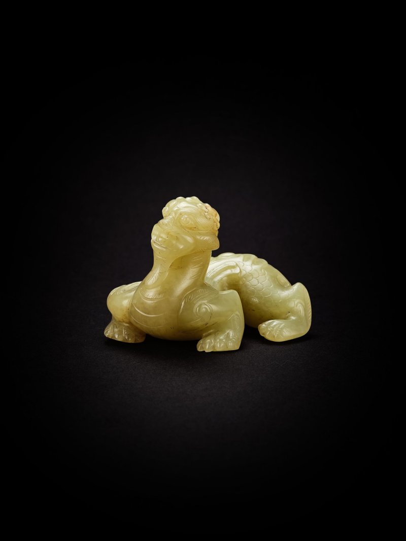 清　黃玉瑞獸 | A YELLOW JADE FIGURE OF A MYTHICAL BEAST - 图4