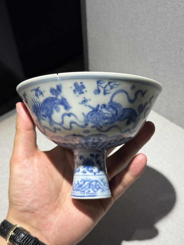 明成化 御制青花狮戏绣球纹高足碗 - 图9