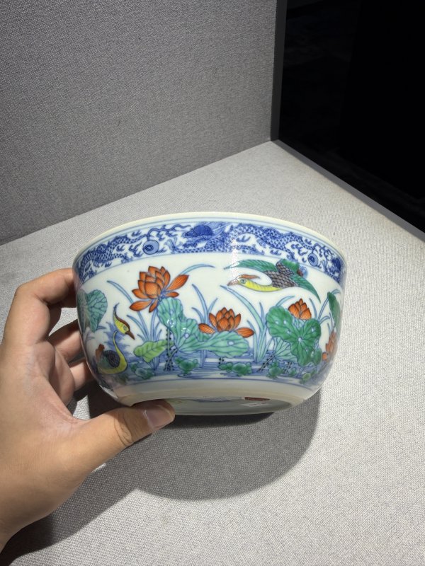 清道光 斗彩荷塘鸳鸯墩式碗 - 图4