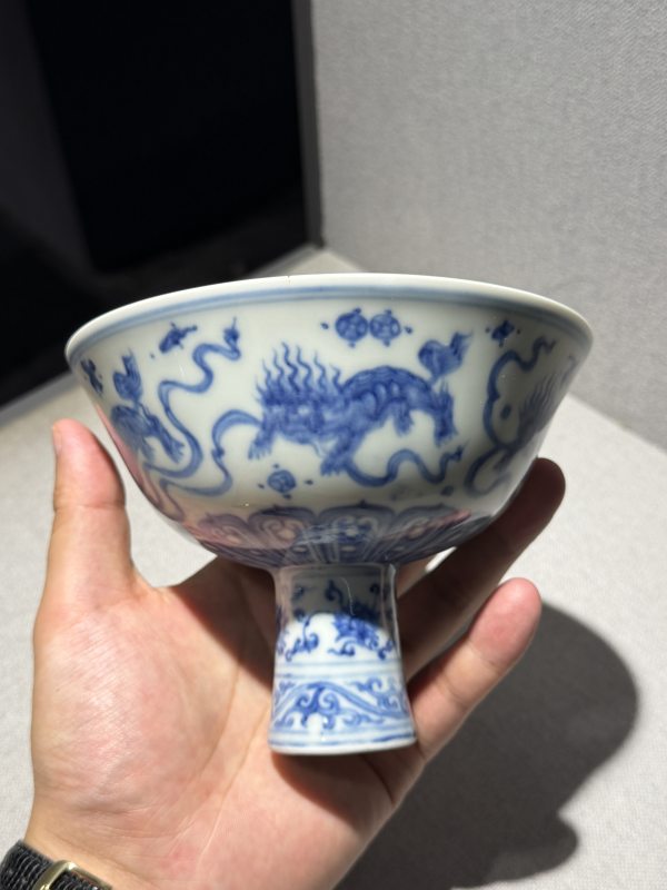 明成化 御制青花狮戏绣球纹高足碗 - 图10