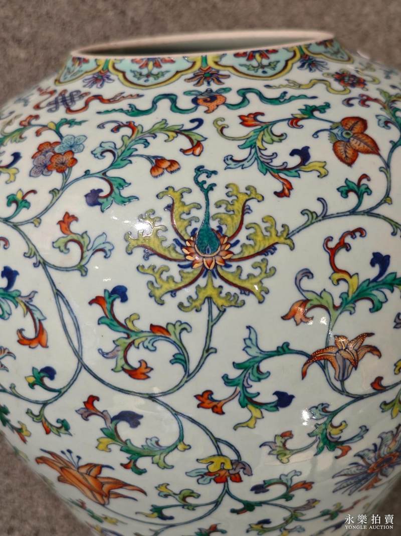 清乾隆 斗彩描金缠枝花卉纹大罐 - 图8