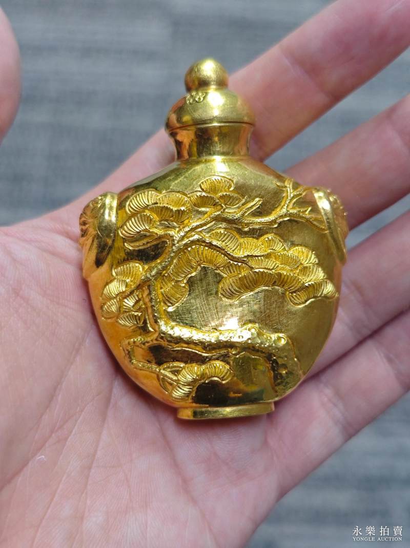 清 金质松鹤延年纹鼻烟壶 - 图8