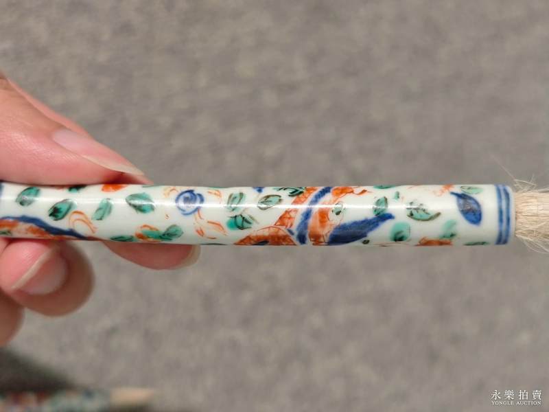明万历 青花五彩龙凤纹笔管连帽（一对） - 图11