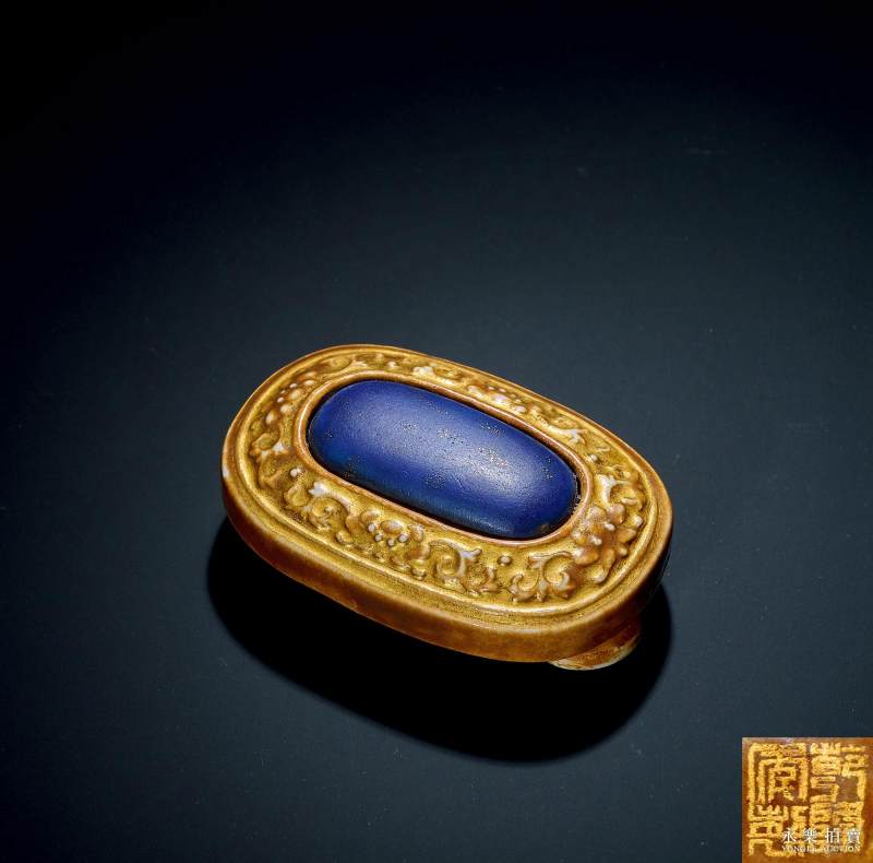 清乾隆 金彩嵌仿青金石釉带扣 - 图2