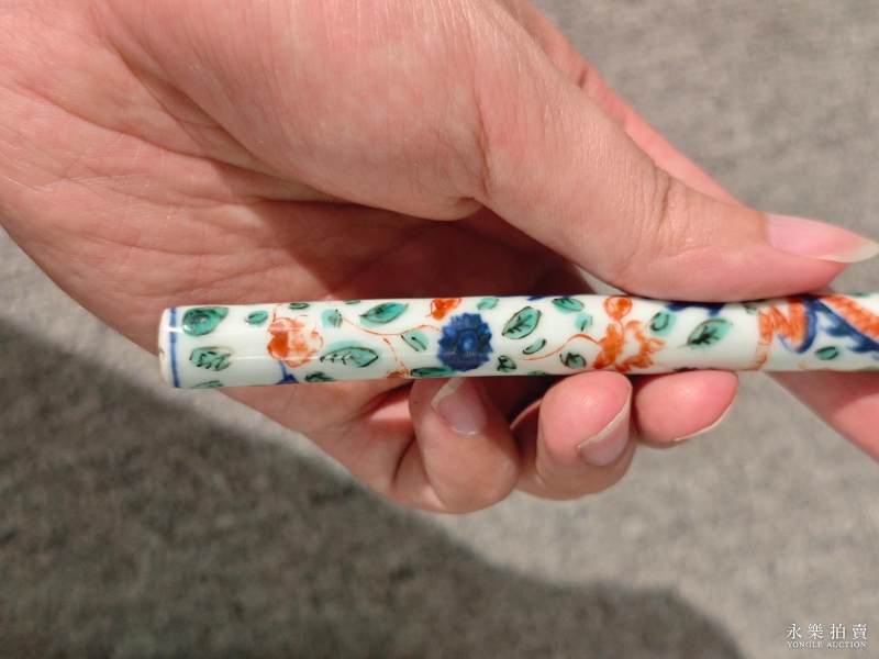 明万历 青花五彩龙凤纹笔管连帽（一对） - 图12