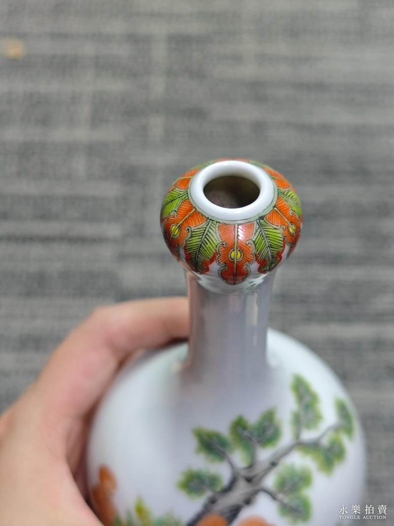 民国 珐琅彩西洋人物诗文蒜头瓶 - 图7
