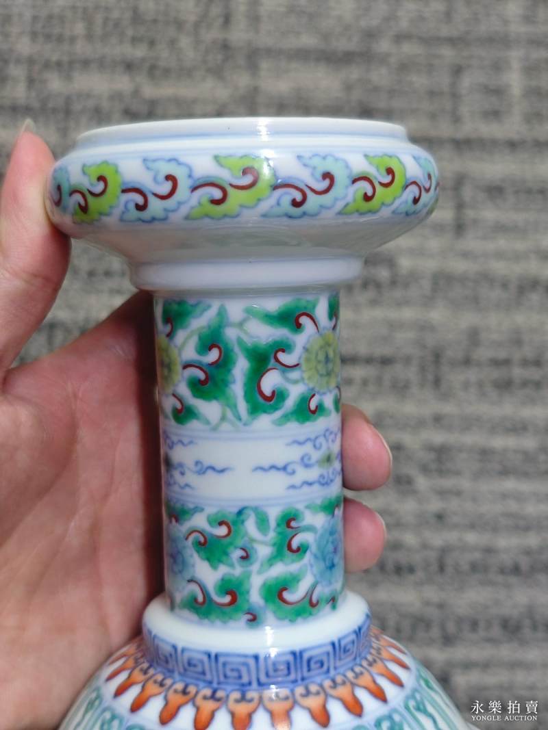 清雍正 斗彩缠枝茶花纹烛台 - 图7