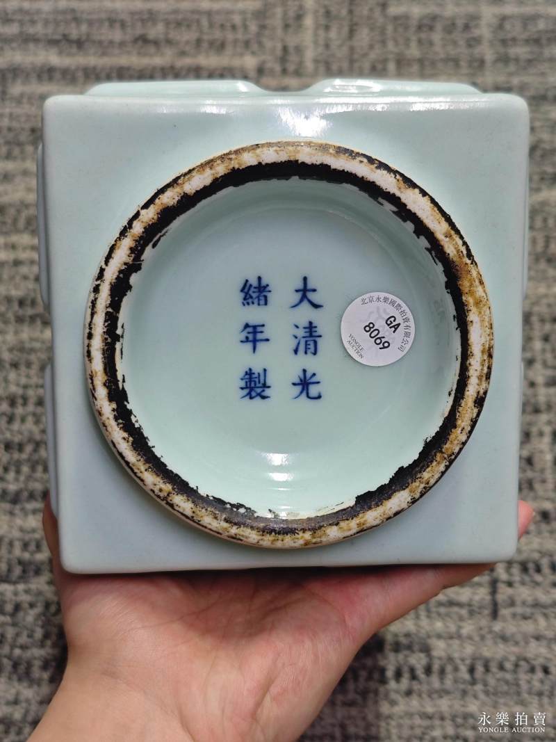 清光绪 粉青釉八卦琮式瓶 - 图10