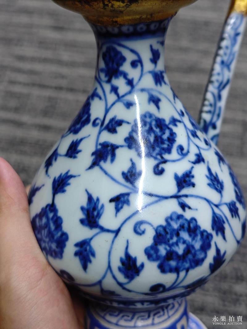 明永乐 青花缠枝牡丹纹净水瓶 - 图12