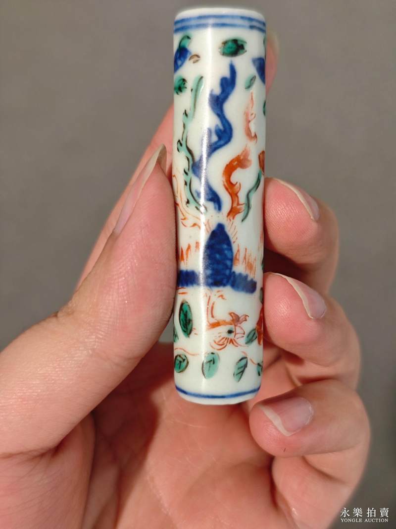明万历 青花五彩龙凤纹笔管连帽（一对） - 图15
