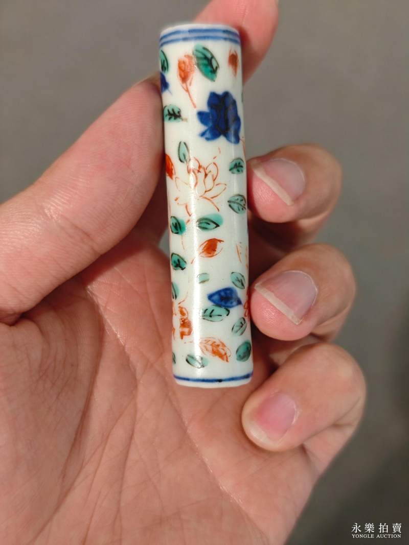 明万历 青花五彩龙凤纹笔管连帽（一对） - 图16