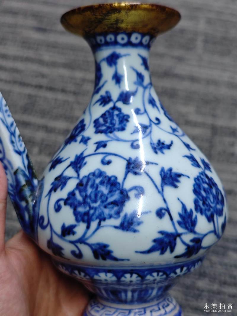 明永乐 青花缠枝牡丹纹净水瓶 - 图14