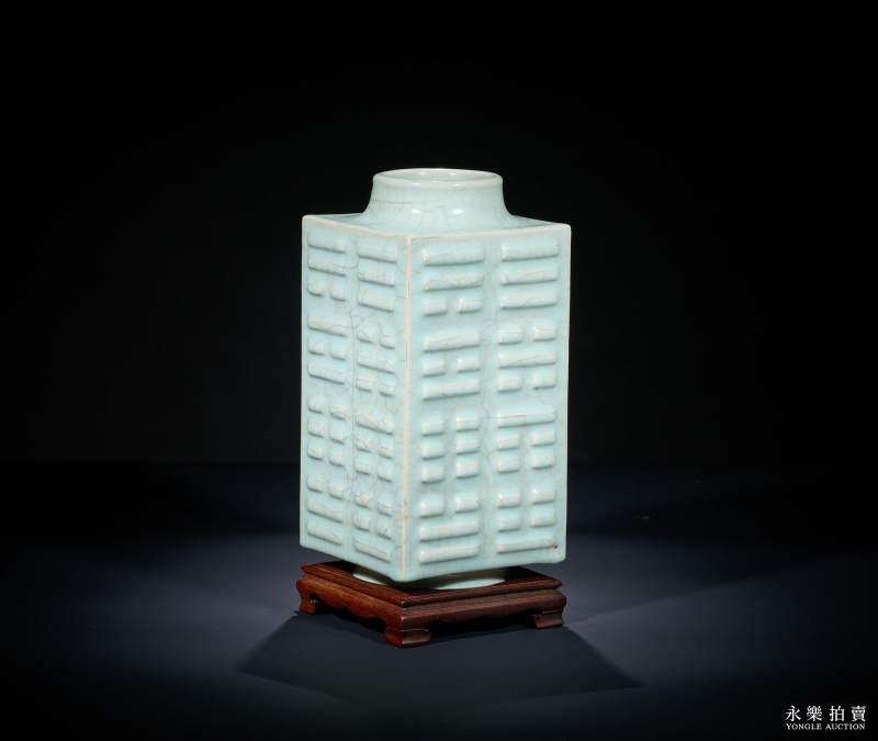 清同治 仿哥釉八卦琮式瓶 - 图6
