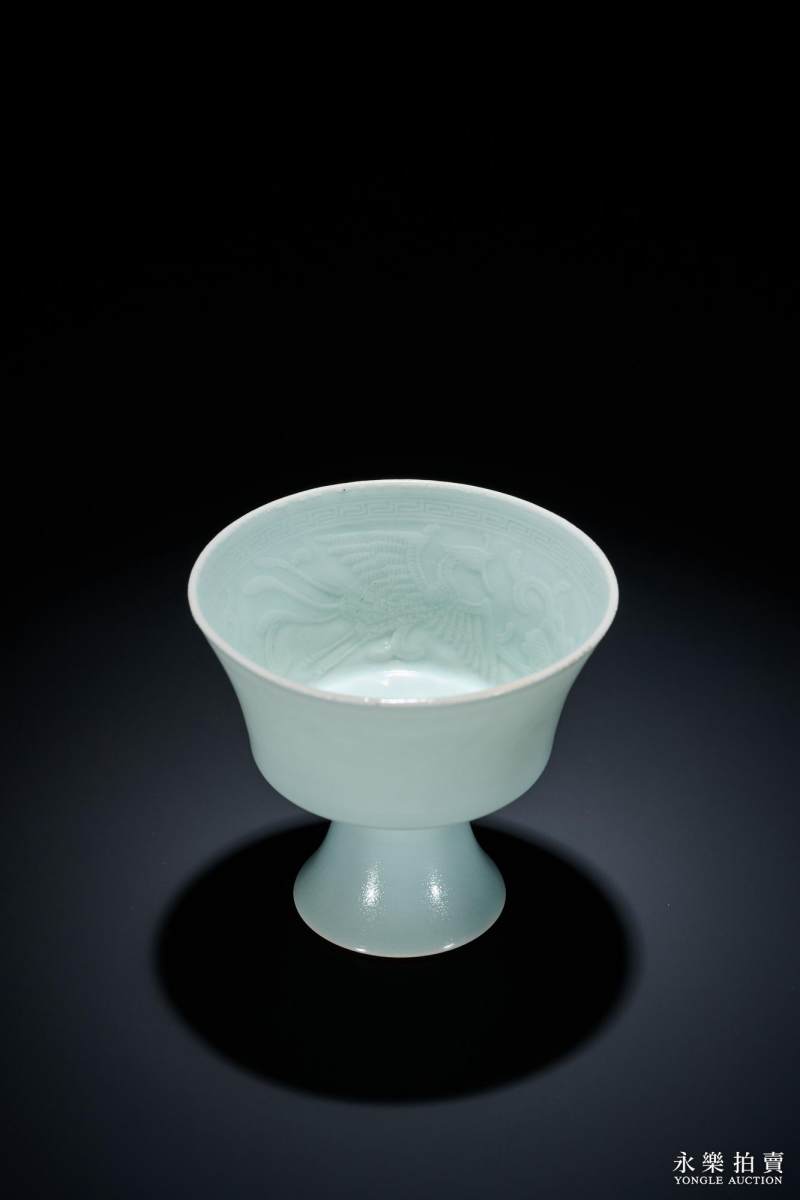 清雍正 仿影青釉凸花穿花凤纹高足杯 - 图7