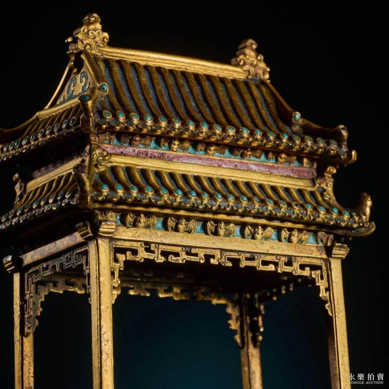 清康熙 （宫廷）铜鎏金黄财神填珐琅殿式佛龛（一组） - 图19