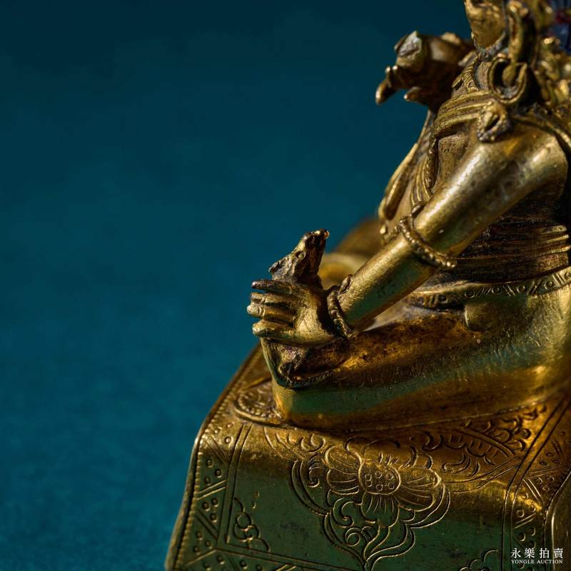 清康熙 （宫廷）铜鎏金黄财神填珐琅殿式佛龛（一组） - 图20