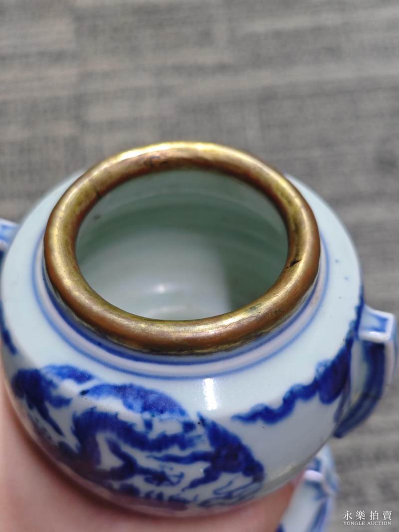 明成化 青花龙纹出戟花觚 - 图9