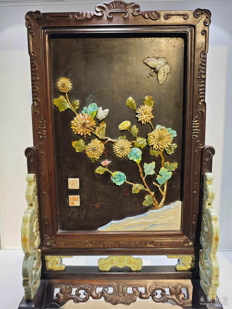 清乾隆 御制紫檀嵌瓷饰芙蓉石御题「菊花」转心插屏 - 图3