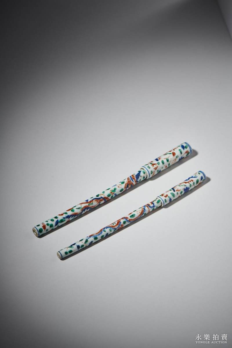 明万历 青花五彩龙凤纹笔管连帽（一对） - 图6
