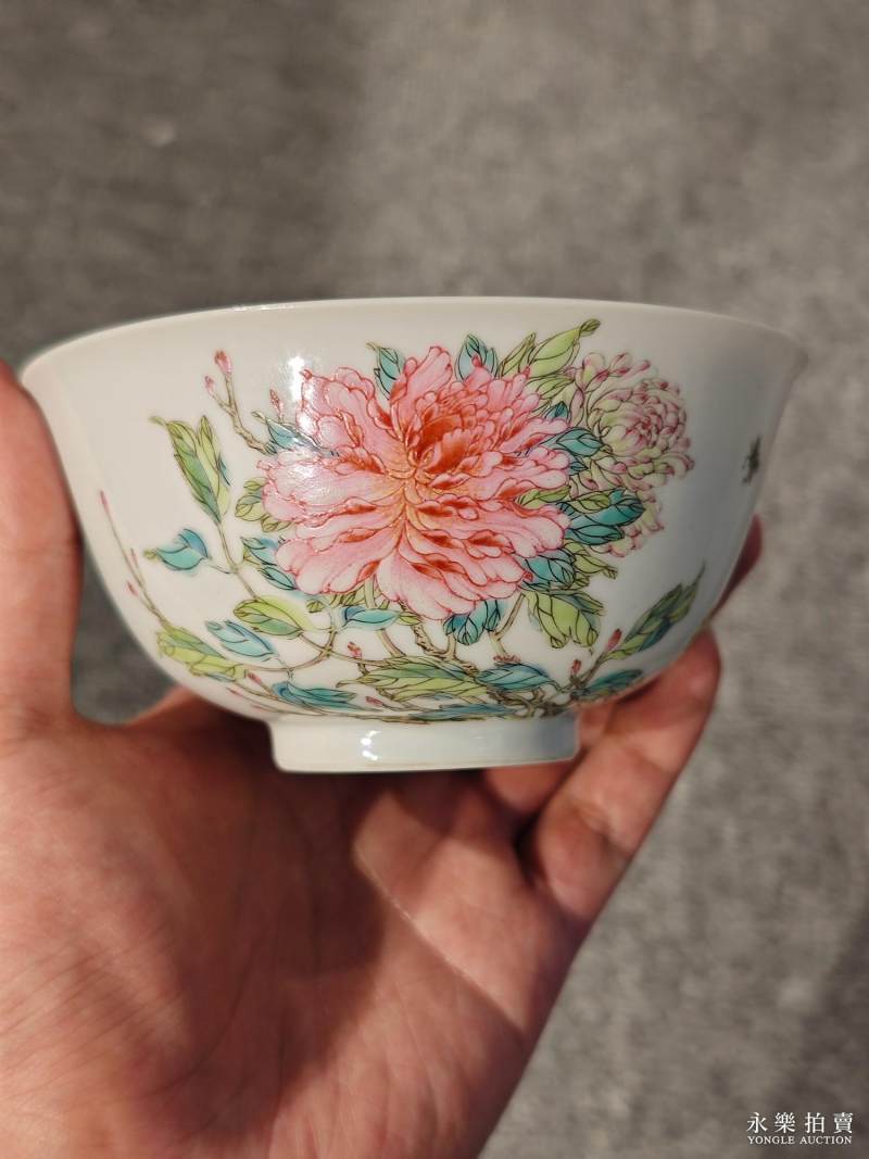 清雍正 粉彩蜜蜂牡丹纹碗 - 图7