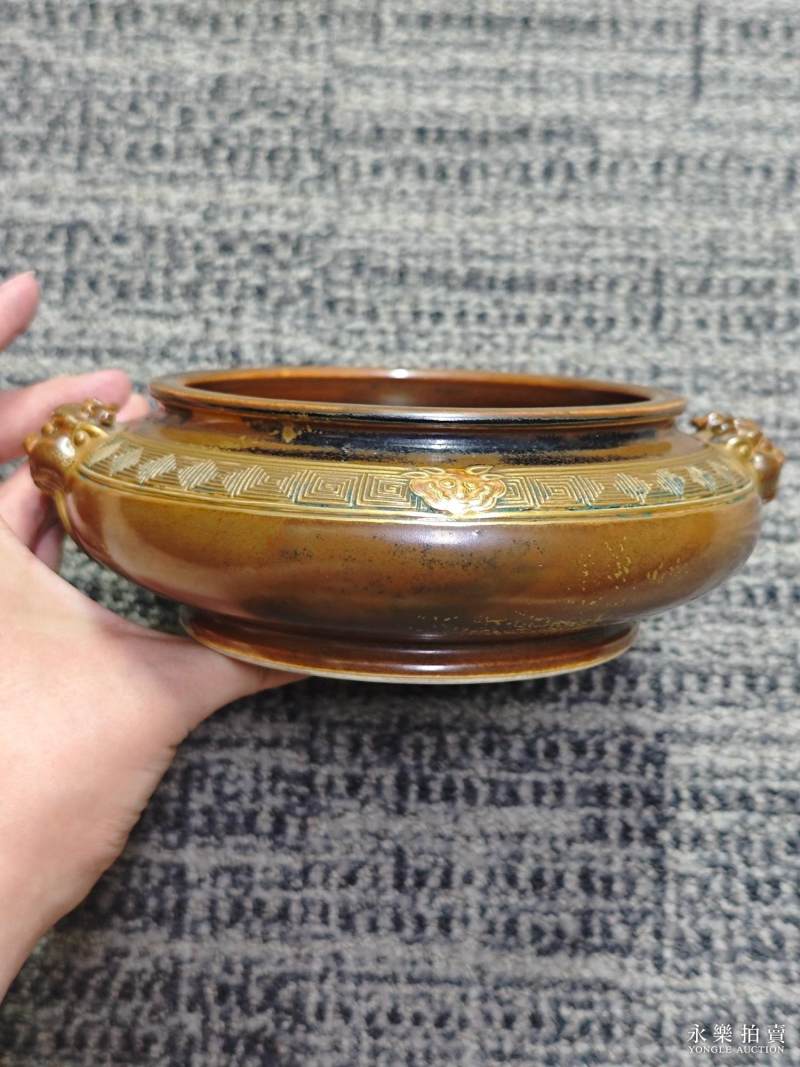 清 仿古铜釉描金回纹铺首耳炉 - 图8